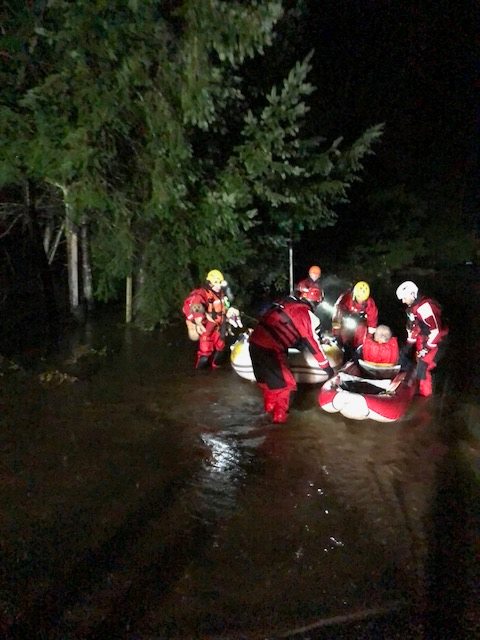 Evacuation due to flooding on Englishman River